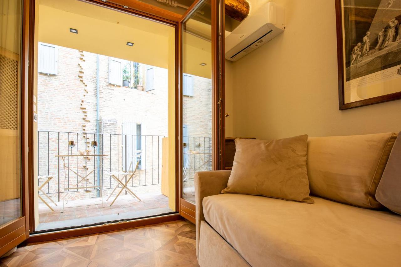 Falegnami Boutique Suites - Bolognarooms Exterior photo